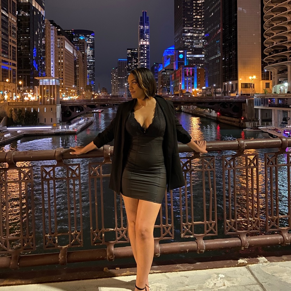 M E L I S S A (your Poshmark bestie)